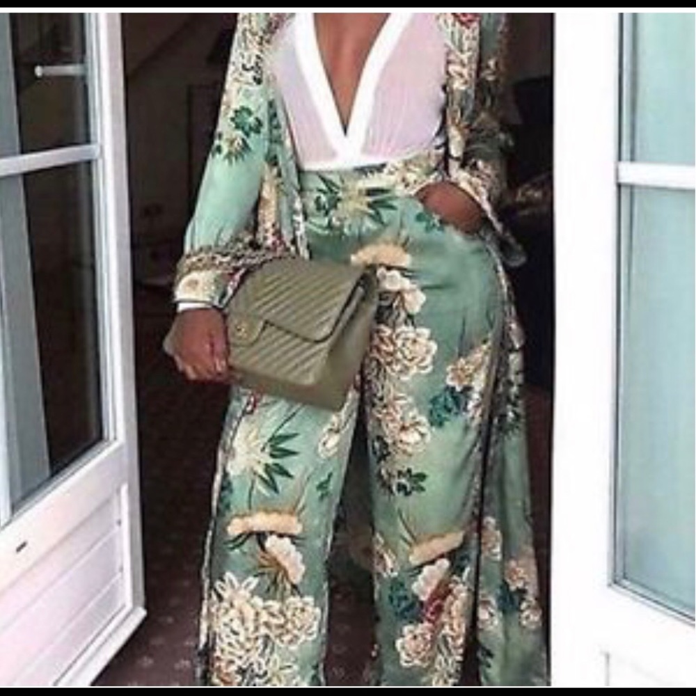 **ISO** ZARA Green Floral Oriental Kimono